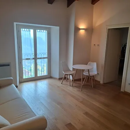 Palazzo Costa Rta * 베베리노